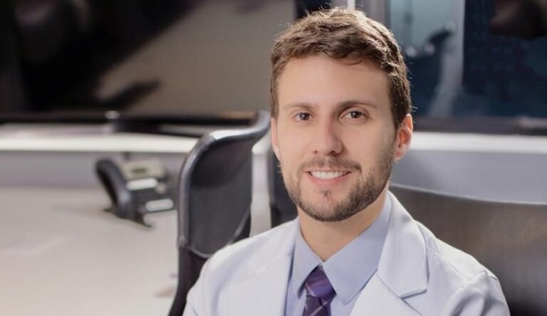Trombose: O Perigo Silencioso Que Pode Atingir Qualquer PessoaPor Dr. Matheus Araujo, especialista em cirurgia vascular, endovascular e radiointervenção