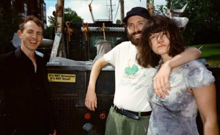 Big Thief lança seu novo álbum Double Infinity