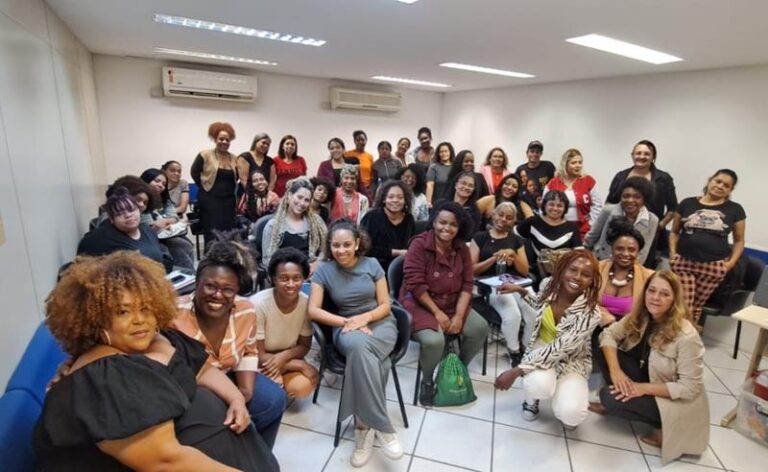 Preta Brasileira e SEBRAE discutem futuro do empreendedorismo trancista em São Paulo