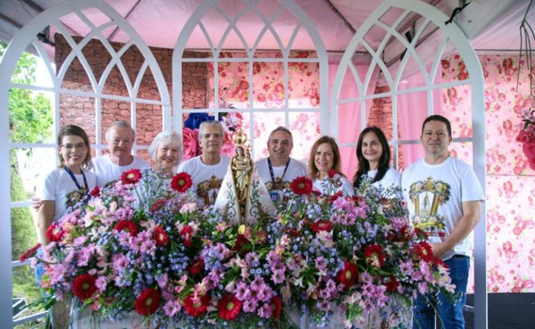 Círio de Nazaré: Imagem Peregrina visita fábrica da Brilux em Belém
