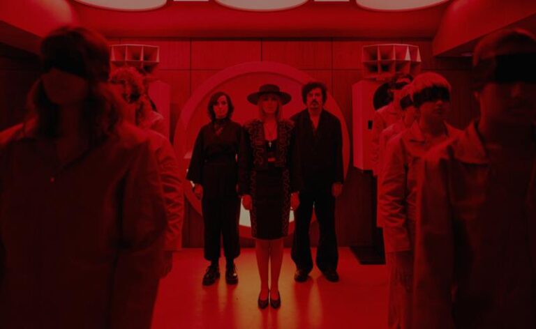 Grupo influente de pop eletrônico Ladytron, retorna com novo single e vídeo “I Believe In You”