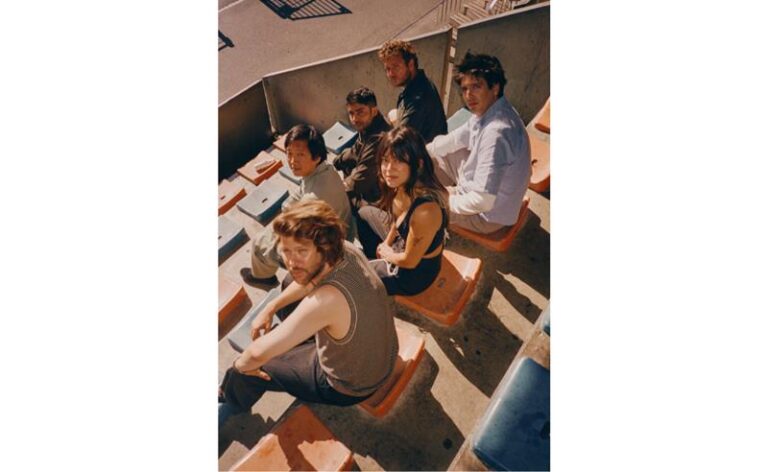 L’Impératrice lança o novo single “Chrysalis”