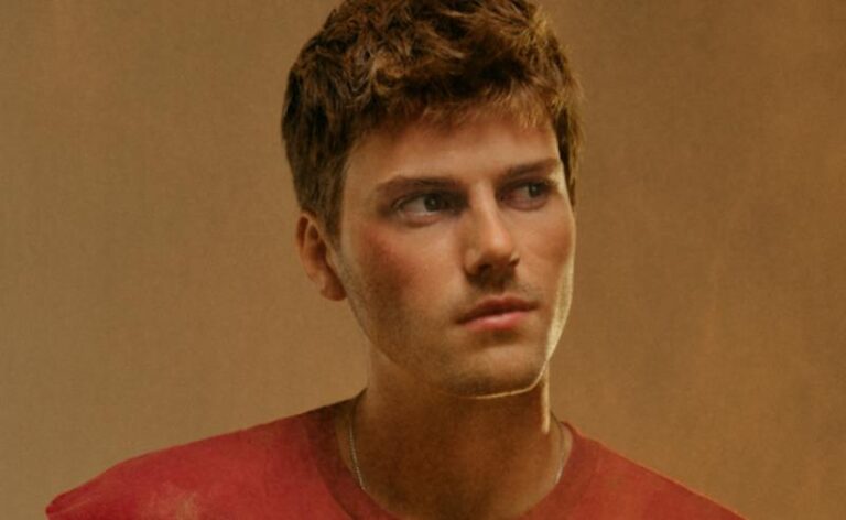 Ícone Pop Ruel Lança Seu Segundo Álbum  Kicking My Feet