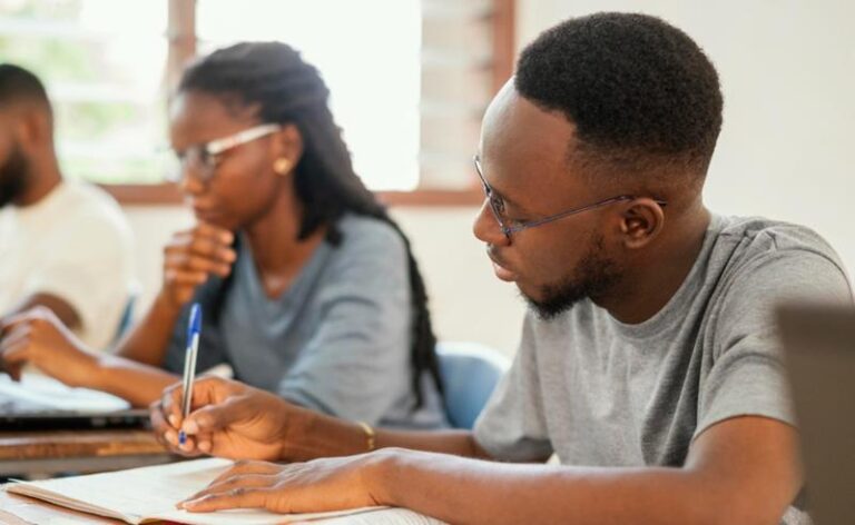 Reta final do ENEM: especialistas da Maple Bear trazem dicas práticas para se preparar para o exame e ter bons resultados