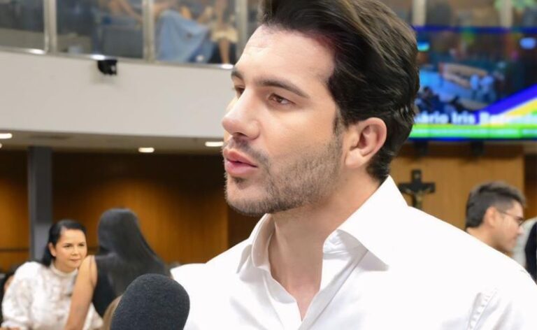 Influenciador e Educador Financeiro Uelicon Venâncio é Homenageado pela Assembleia Legislativa de Goiás