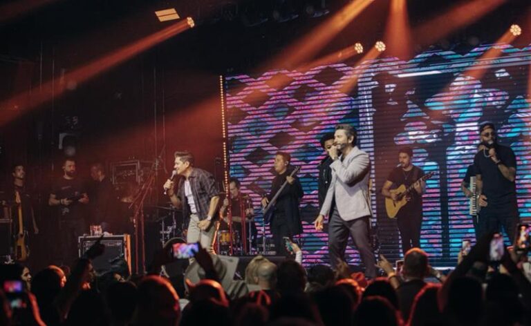 Zé Henrique & Gabriel esgotam ingressos no Villa Country e abrem oficialmente a turnê 2026