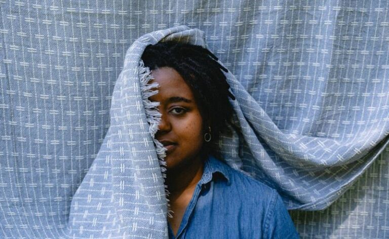 Gabriele Leite estreia ao vivo o repertório de “Gunûncho” no Queremos! Festival