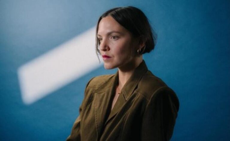 Olive Jones lança álbum de estreia “For Mary” pela Nettwerk