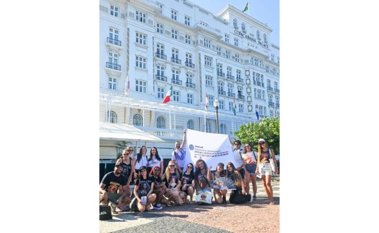 Fã-Clube de Shakira faz campanha para incentivar votação para Rock & Roll Hall of Fame