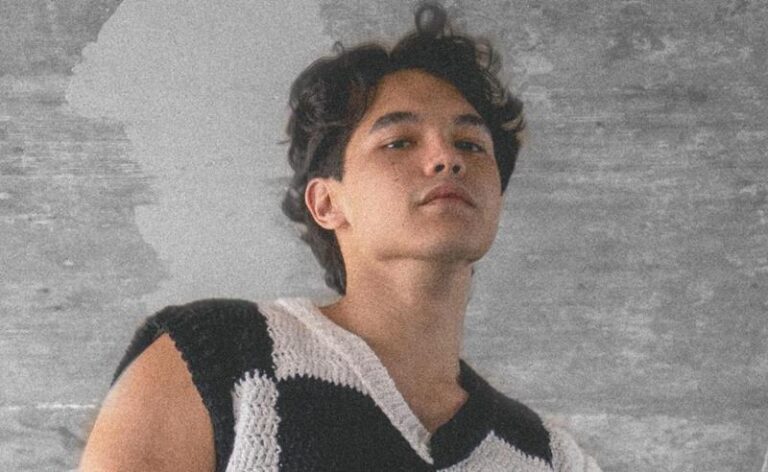 Enzo Yuki, ex-participante The Voice Brasil 2025, lança single ‘Mil Universos’ nesta sexta-feira (17)