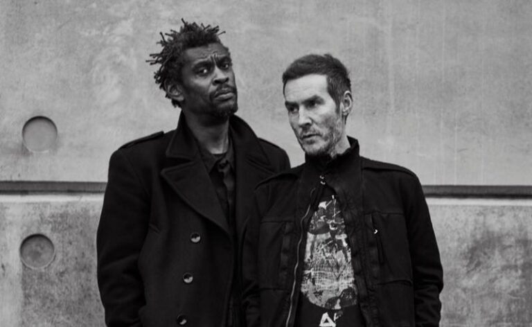 Massive Attack e Tom Waits lançam “Boots on the Ground”