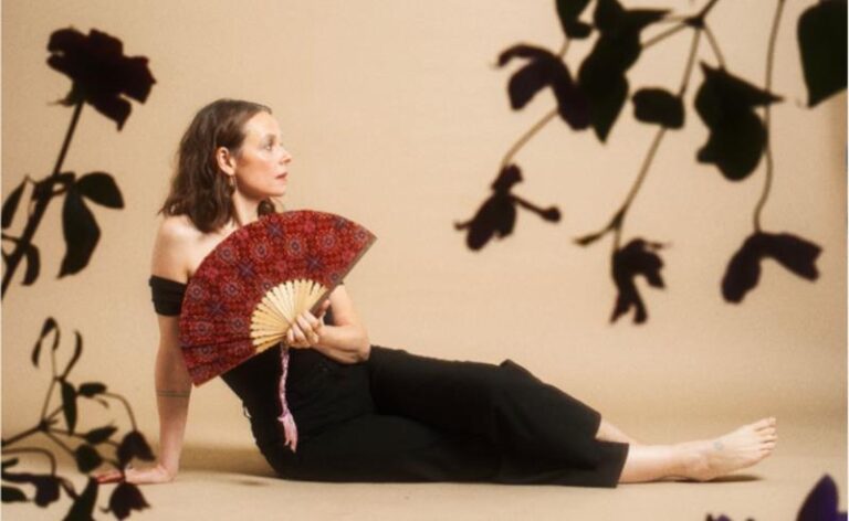 Laure Briard lança o single “Rocking Chair”