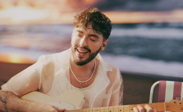 Renato Enoch combina nostalgia solar com R&B em novo single “todo sim”