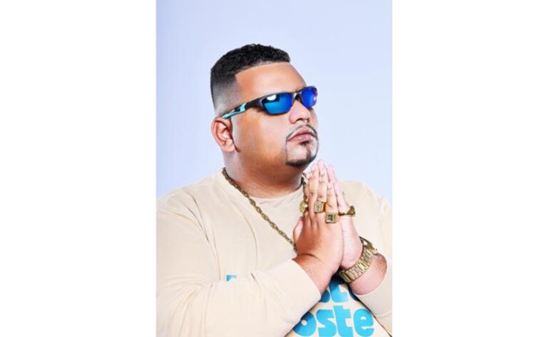 MC Leozinho ZS se torna o primeiro artista com deficiência visual a alcançar o Top 1 do Spotify Brasil