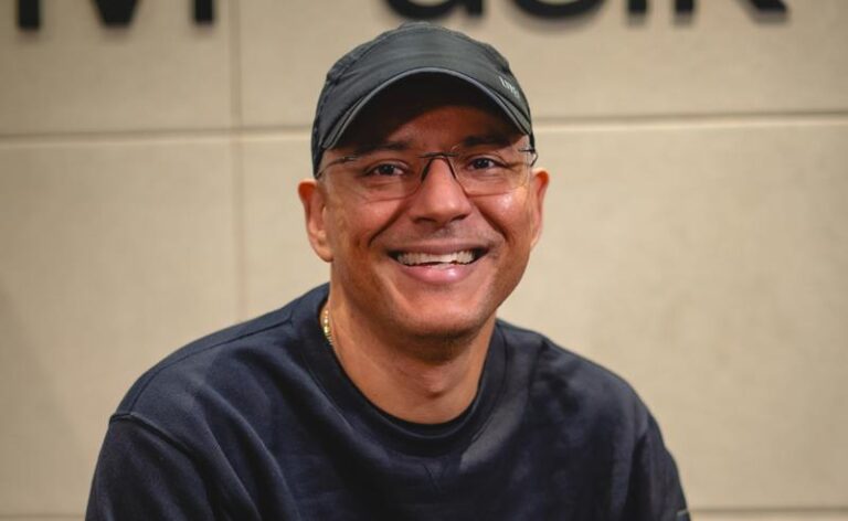 Entre os maiores nomes do pop mainstream brasileiro, Umberto Tavares aposta no mercado infantil com a MouKids