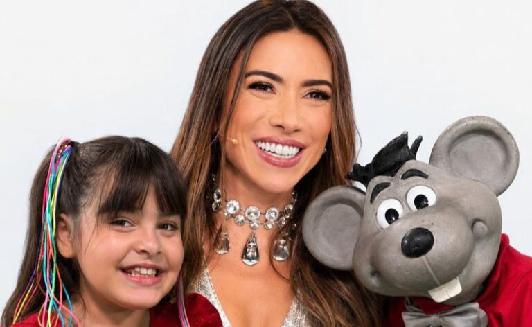 Patricia Abravanel é homenageada por Xaropinho e Youtuber mirim