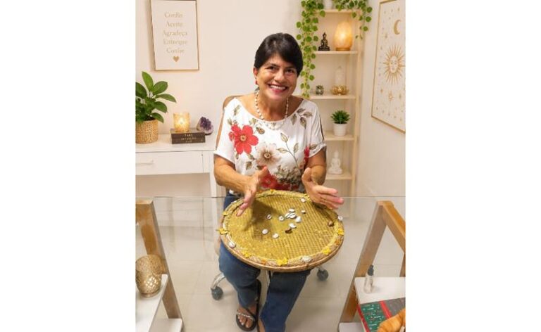 Marinelsa da Silva: uma trajetória de fé, espiritualidade e acolhimento através do tarô e dos búzios