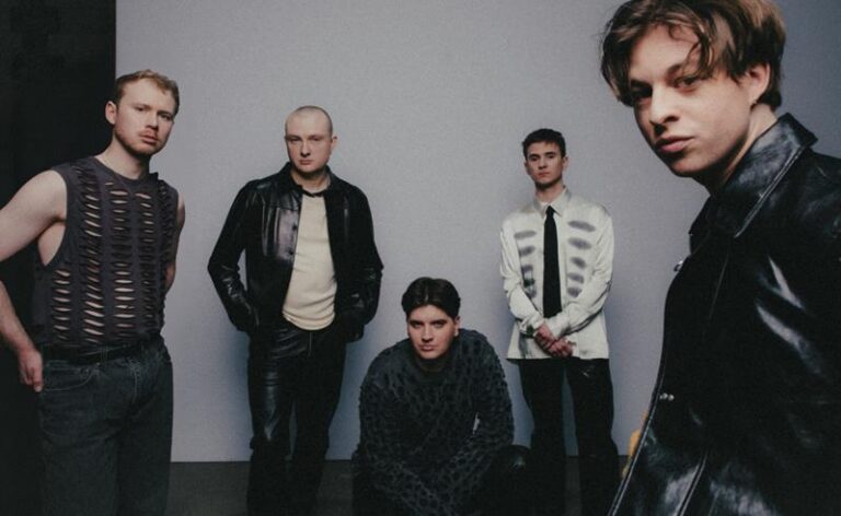 Giant Rooks anuncia show no Brasil em novembro