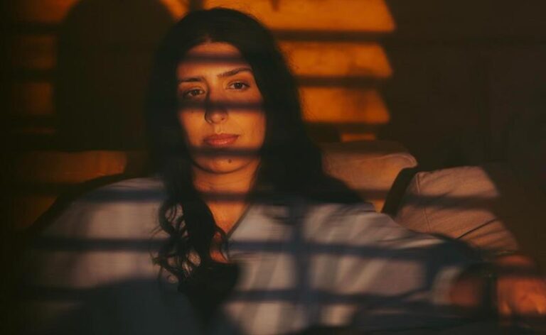 Ashibah apresenta “Golden”, nova amostra do álbum Human