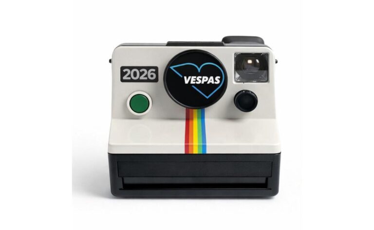 Vespas Mandarinas lança novo single, “Polaroid”, pela Marã Música