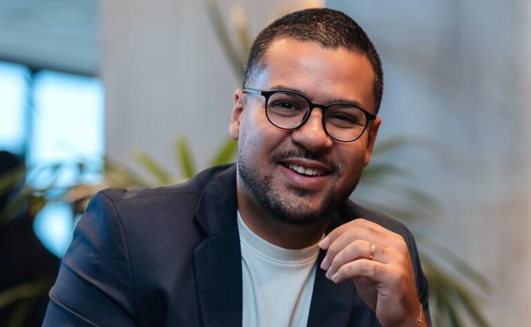 Empresário Capixaba é reconhecido em evento nacional e recebe placa de faturamento de R$ 250 mil em Alphaville (SP)