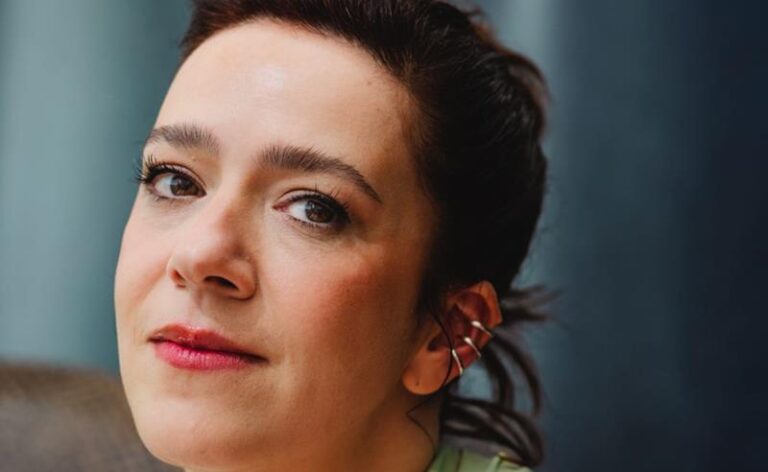 Pianista Erika Ribeiro leva releitura contemporânea de Villa-Lobos à Sala Cecília Meireles