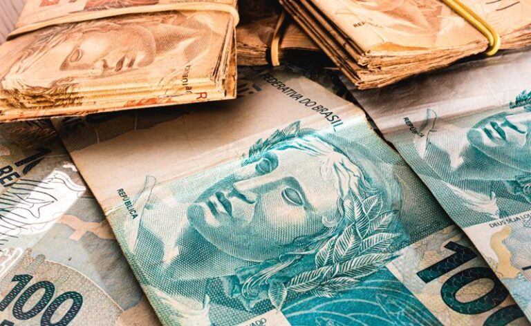 Plataforma gratuita Termômetro Financeiro prevê quando a conta do consumidor vai entrar no vermelho e prevê risco de superendividamento com até 18 meses de antecedência