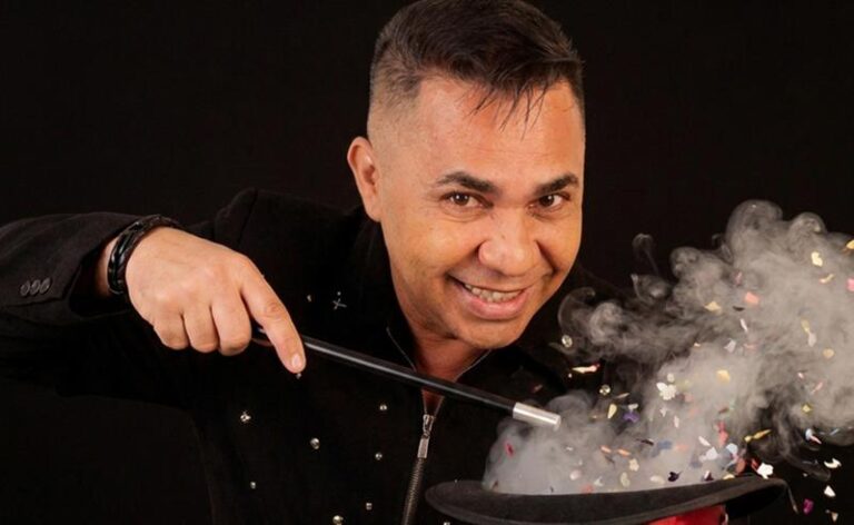 Comédia e mágica na Baixada: “Rindo À Toa” chega ao Teatro Nova Iguaçu Petrobras em única apresentação