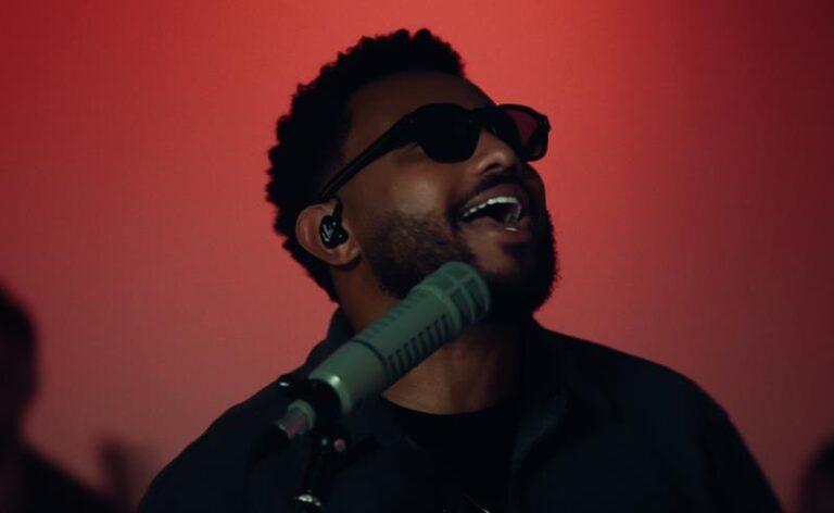 Eli Soares apresenta o single e clipe de “É Tudo Sobre Você”