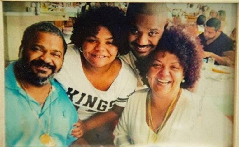 Flora Cruz faz evento em homenagem ao pai, Arlindo Cruz, no casarão do Firmino no próximo domingo dia 06, véspera de feriado