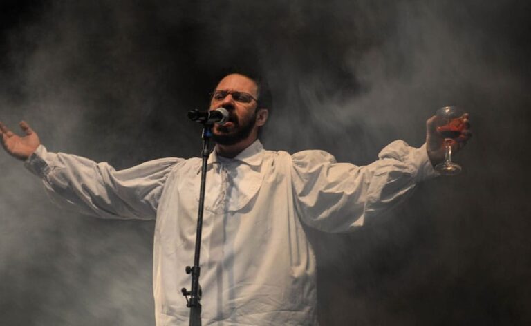 Teatro da Ilha celebra 1 ano realizando sonho histórico dos insulanos e abre programação especial com “Renato Russo – O Musical”