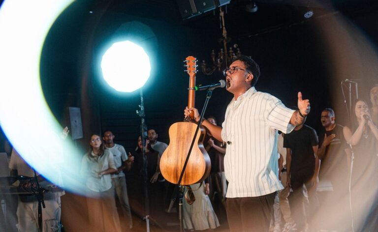José Wellington lança o single e clipe de “Me Lanço no Fogo”