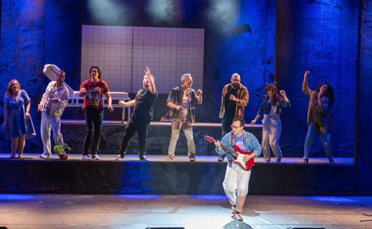 “VITAL – O Musical dos Paralamas”: a amizade que mudou a história do rock brasileiro chega ao Recife