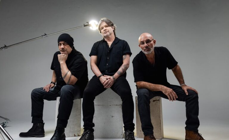 LS Jack revisita ‘Garota Dourada’, clássico do Rádio Táxi, em nova versão