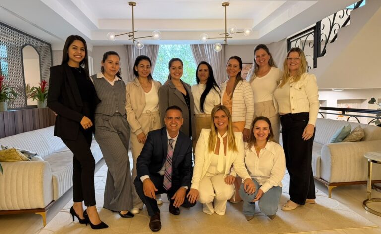 Dra. Silvana Corrêia aprenda suas técnicas em cursos online e presenciais: A nova era da estética avançada