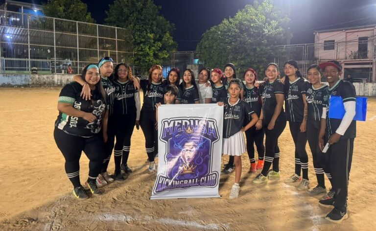Em Manaus, mulheres venezuelanas encontram no esporte kickingball uma conexão com suas raízes