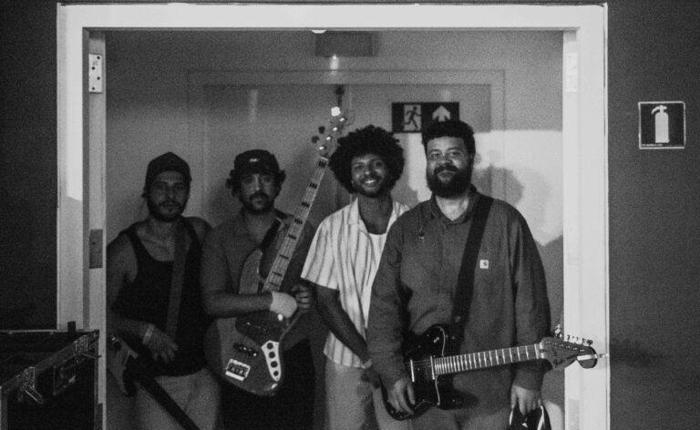 Zimbra ressignifica memórias e celebra superação no novo single “Guardei Você Aqui”