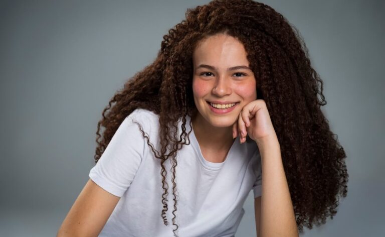 Aos 15 anos, atriz e apresentadora amazonense Valentina Marques é destaque no Summit Rio WebMercado 2026, neste sábado, com transmissão gratuita