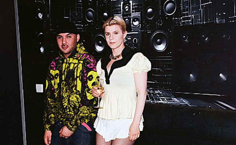 Mechatok e Robyn de unem em lançamento duplo, “Expression On Your Face (Robyn Remix)” e “Fembot (Mechatok Remix)”
