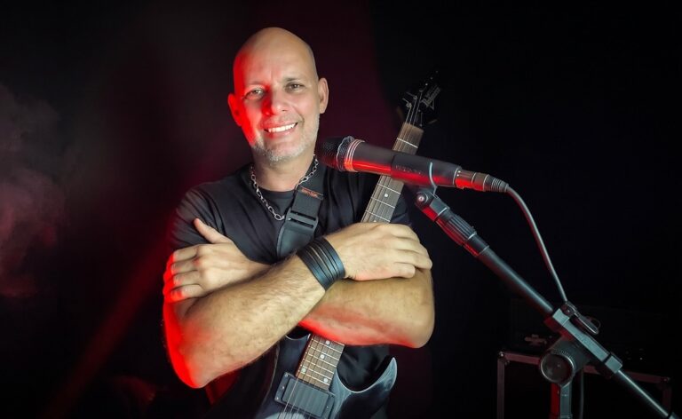 Edu Gomes, que viveu nas ruas na infância, hoje usa o rap para cantar sobre Deus