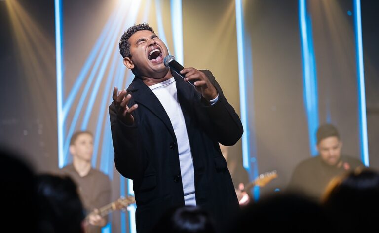 Jorge Sepulcro lança “Me Gastarei em Teu Altar” pela Todah Experience e apresenta nova fase de sua trajetória musical