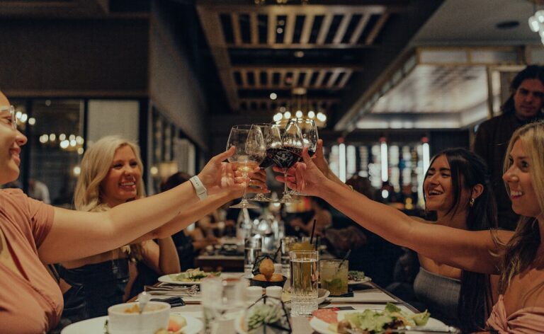 Uma boa mesa pede um bom vinho: Em mais uma parceria, Fogo de Chão e Mistral oferecem benefício exclusivo para clientes